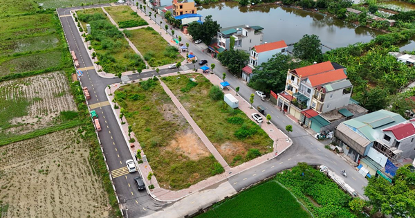 Bảng giá đất Hà Nội tăng cao, tiền bồi thường thu hồi đất và tiền thuế, phí về đất đai có tăng? Bảng giá đất Hà Nội tăng cao, tiền bồi thường thu hồi đất và tiền thuế, phí về đất đai có tăng?
