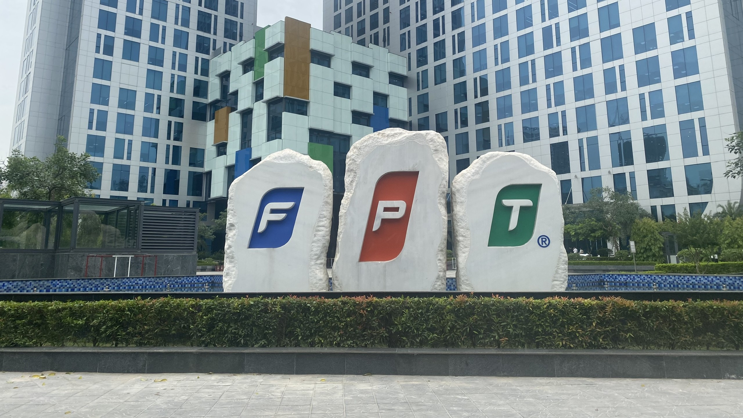 Khi Vietcap khuyến nghị mua cổ phiếu FPT…