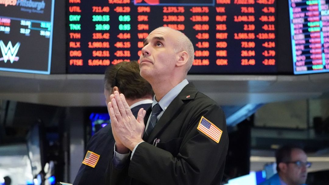 Chứng khoán Mỹ sụt mạnh: Nasdaq giảm gần 2%, cổ phiếu AI bị bán tháo