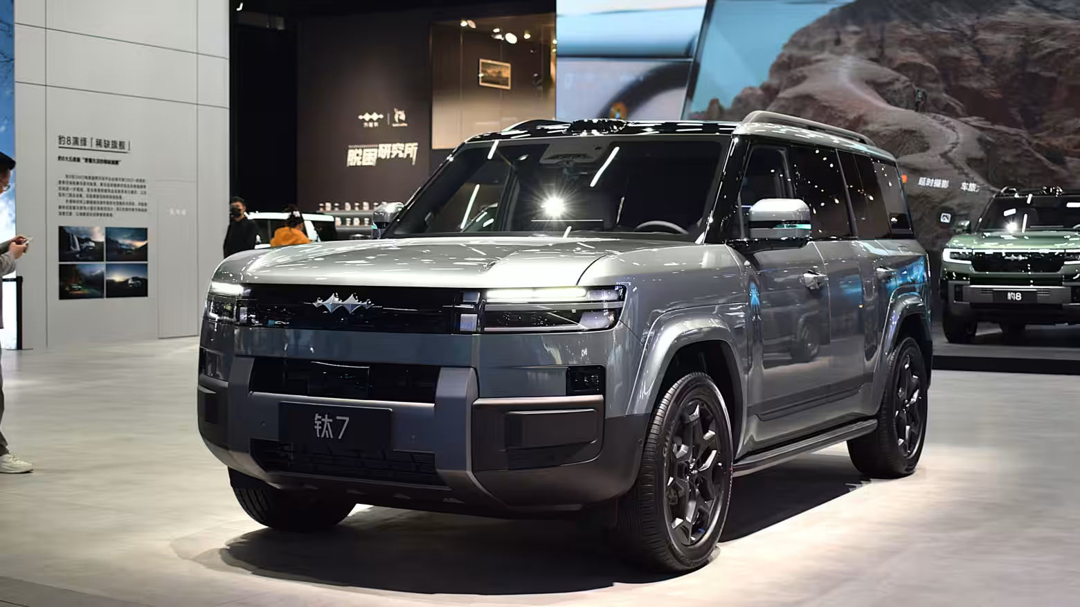 Giá rẻ không còn là lợi thế, BYD dồn lực đánh chiếm thị trường xe sang