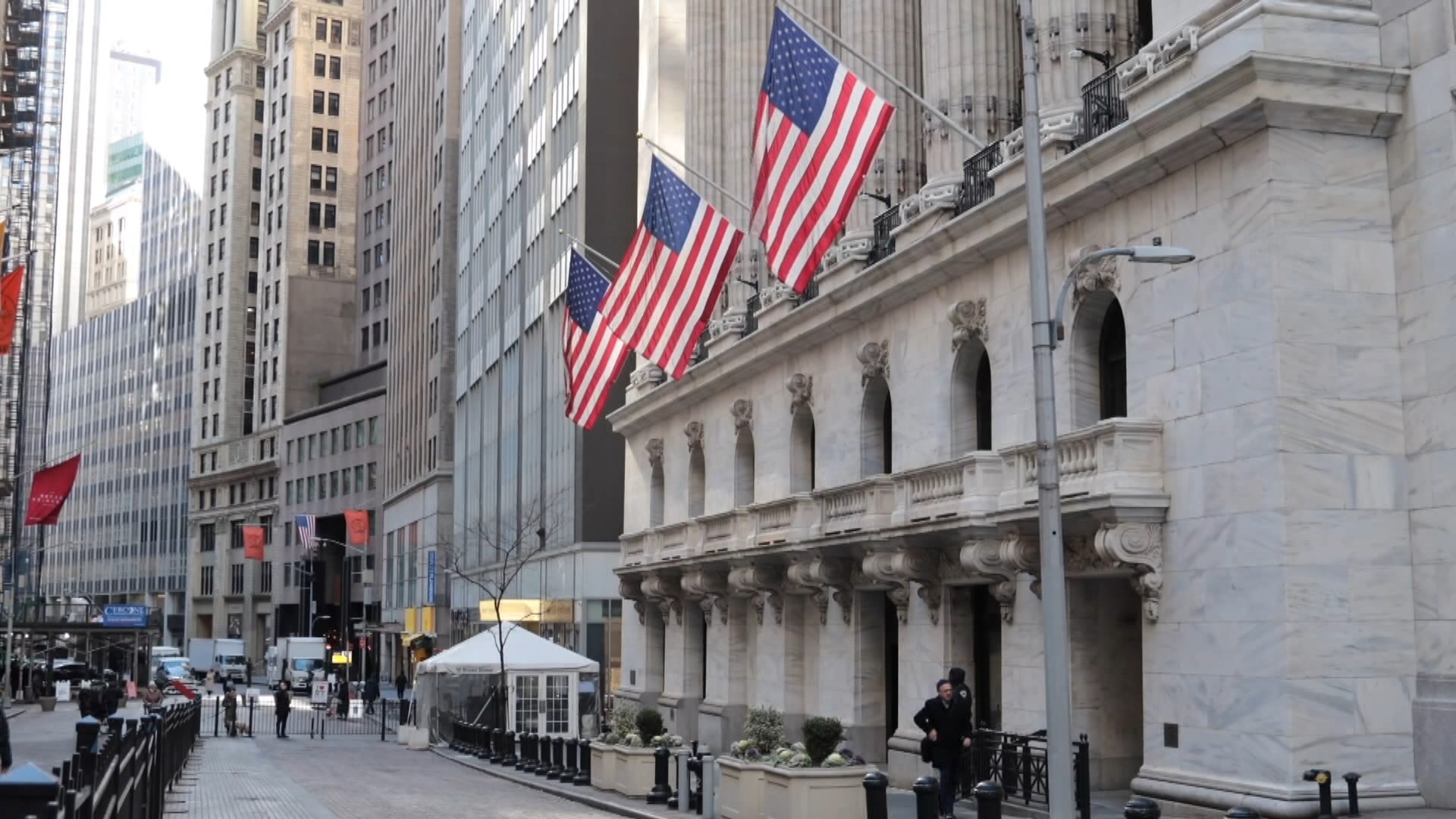 Fed hạ lãi suất, kinh tế Mỹ vẫn khó hưởng lợi