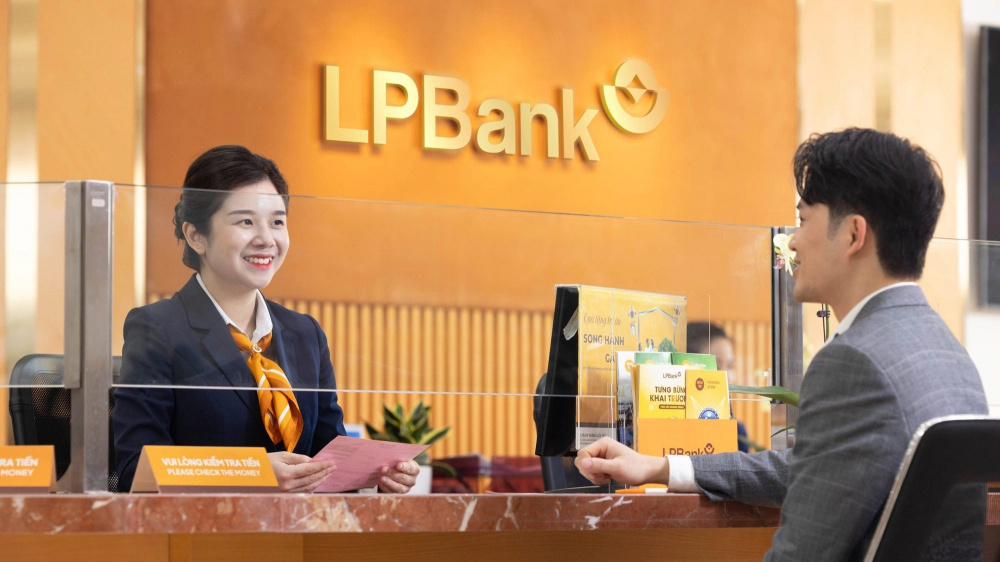 LPBS tính rót 1.400 tỷ đồng mua trái phiếu LPBank