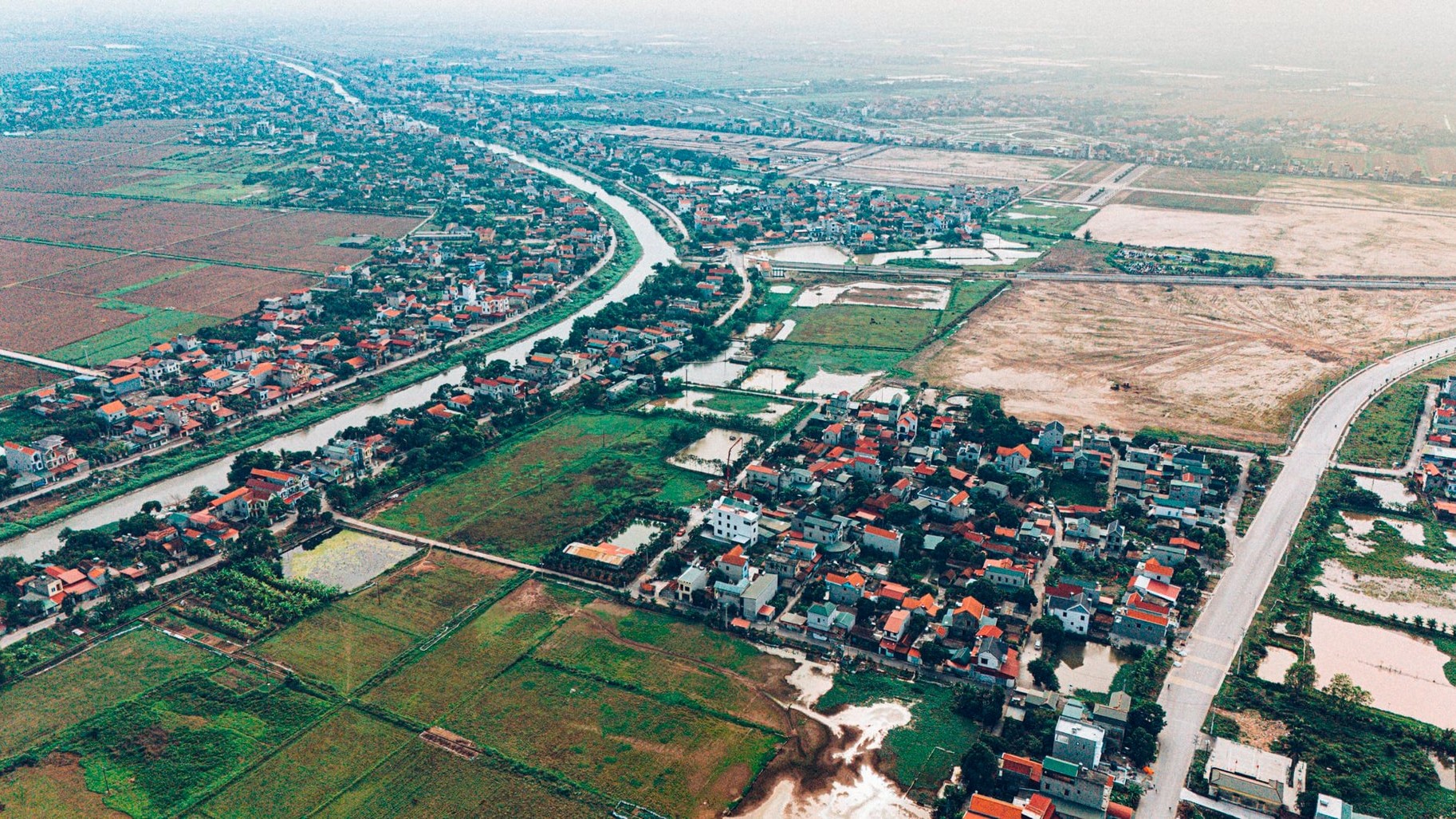 Chưa đầy 2 tháng, một thị xã rộng 12.000 ha nằm giáp Hà Nội đã kêu gọi đầu tư 7 khu đô thị tổng trị giá gần 53.000 tỷ đồng