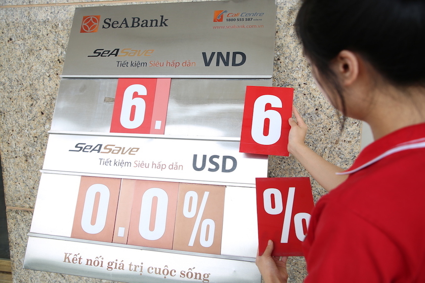 Lãi suất huy động giảm sâu, ngân hàng nào vẫn “trụ vững” với mức 6%/năm?