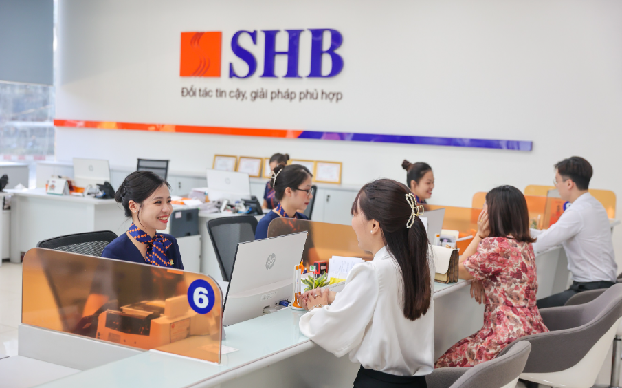 Cổ đông SHB sắp nhận 2.000 tỷ đồng cổ tức Cổ đông SHB sắp nhận 2.000 tỷ đồng cổ tức