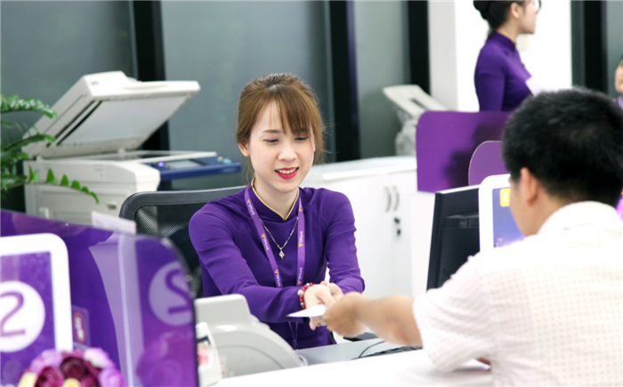 TPBank vượt mặt Techcombank, soán ngôi “ông hoàng lương thưởng” ngân hàng