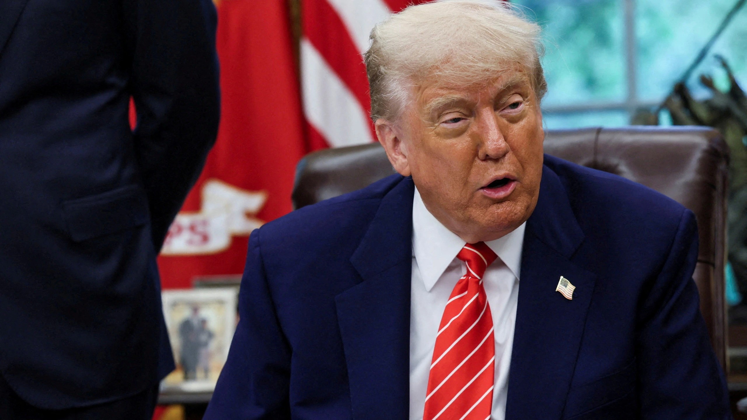 Trump: Áp thuế tối thiểu 10% là mặc định, trừ khi có "đề nghị ngoại lệ"