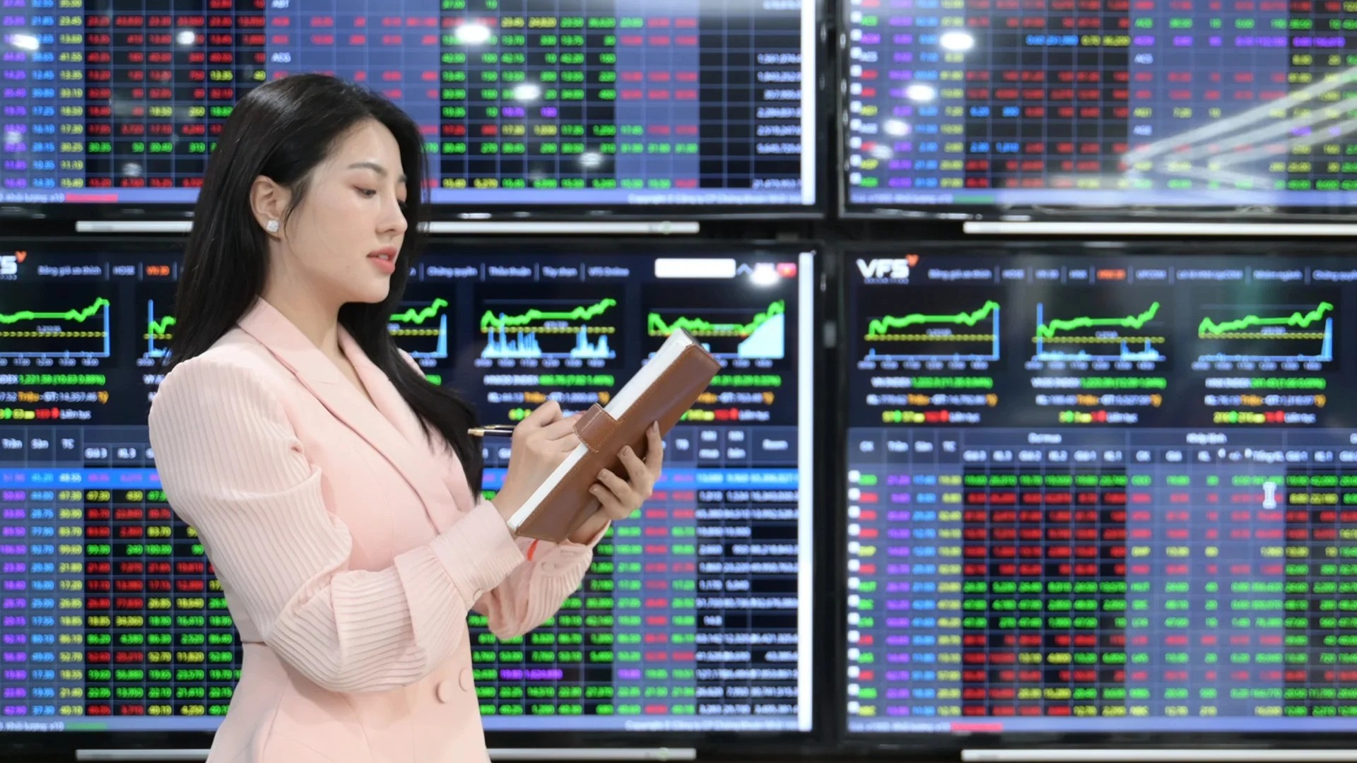 SHS: Định giá thị trường không còn rẻ, song vẫn hấp dẫn so với triển vọng tăng trưởng