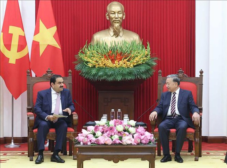 
									 
									 Tập đoàn của tỷ phú giàu thứ hai Ấn Độ muốn đầu tư 10 tỷ USD vào Việt Nam
								 
								 