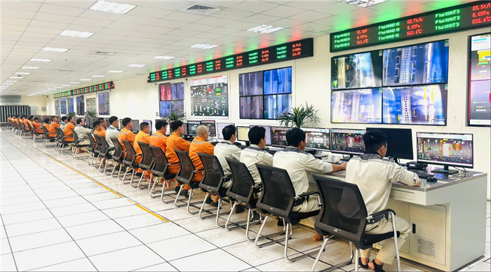 
									 
									 Sản lượng phát điện của Hòa Phát đạt 1,8 tỷ kWh trong 6 tháng đầu năm, tự chủ 90% điện cho sản xuất
								 
								 