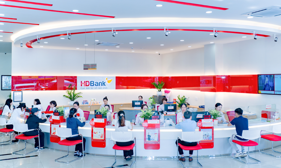 
									 HDBank tính chuyển trụ sở chính, phát hành cổ phiếu hoán đổi
trái phiếu cho 3 nhà đầu tư ngoại
								 