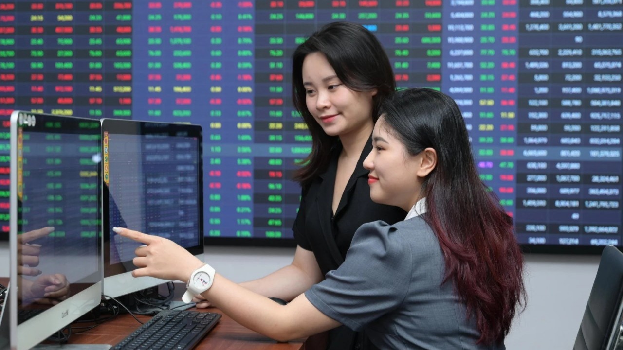
									 
									 
									 
									 Chứng khoán Stanley Brothers đổi chủ: Bóng dáng ROX Holdings