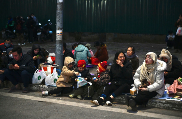 Người dân háo hức chờ xem “concert pháo hoa quốc gia”