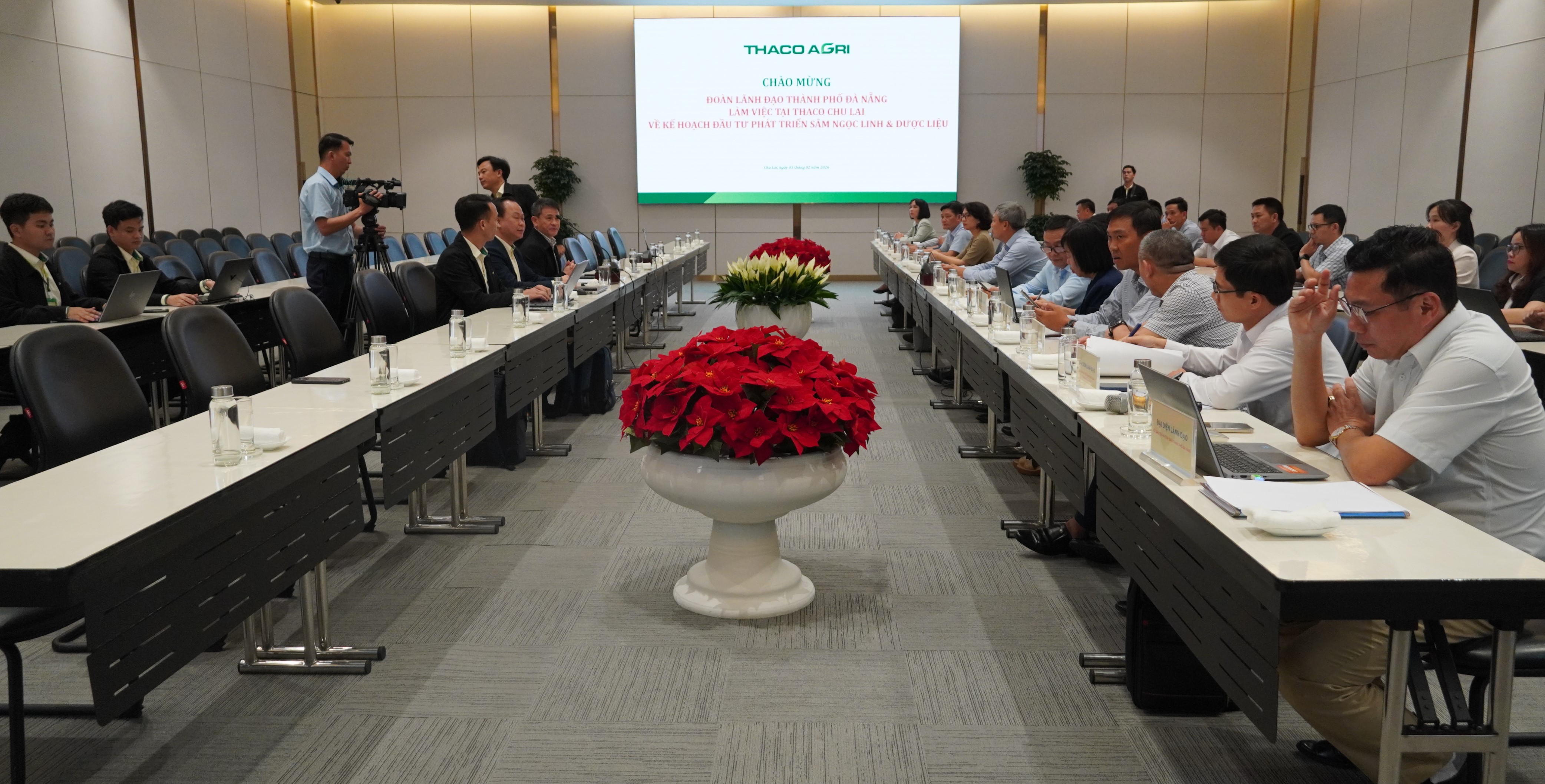THACO làm việc với UBND TP Đà Nẵng về Dự án sản xuất, trồng trọt, chế biến Sâm Ngọc Linh và dược liệu triển khai trên địa bàn thành phố THACO làm việc với UBND TP Đà Nẵng về Dự án sản xuất, trồng trọt, chế biến Sâm Ngọc Linh và dược liệu triển khai trên địa bàn thành phố