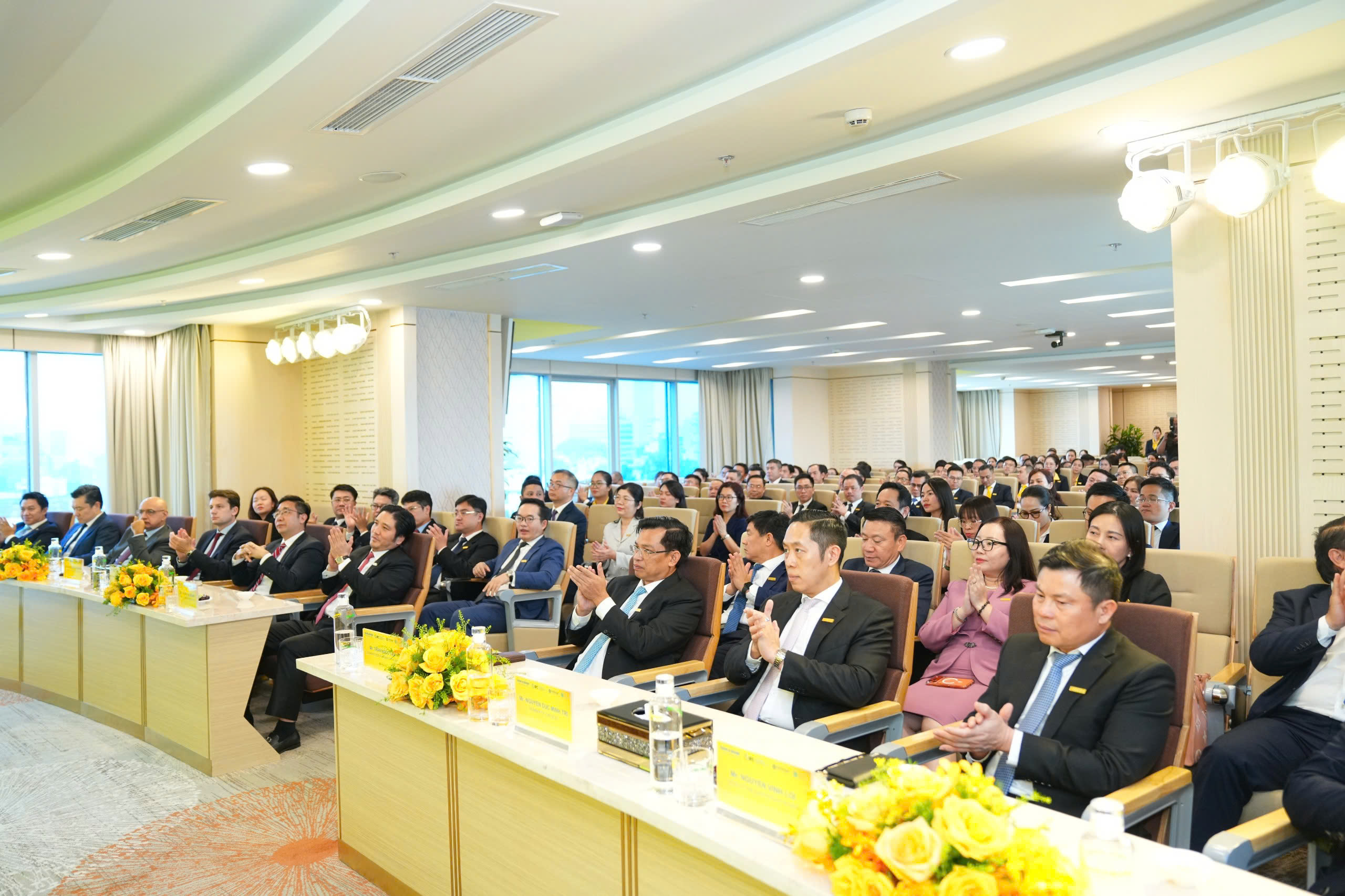   Nam A Bank tổ chức Lễ ký kết Hợp tác triển khai các sáng kiến chuyển đổi xanh trong VIFC – HCMC.  