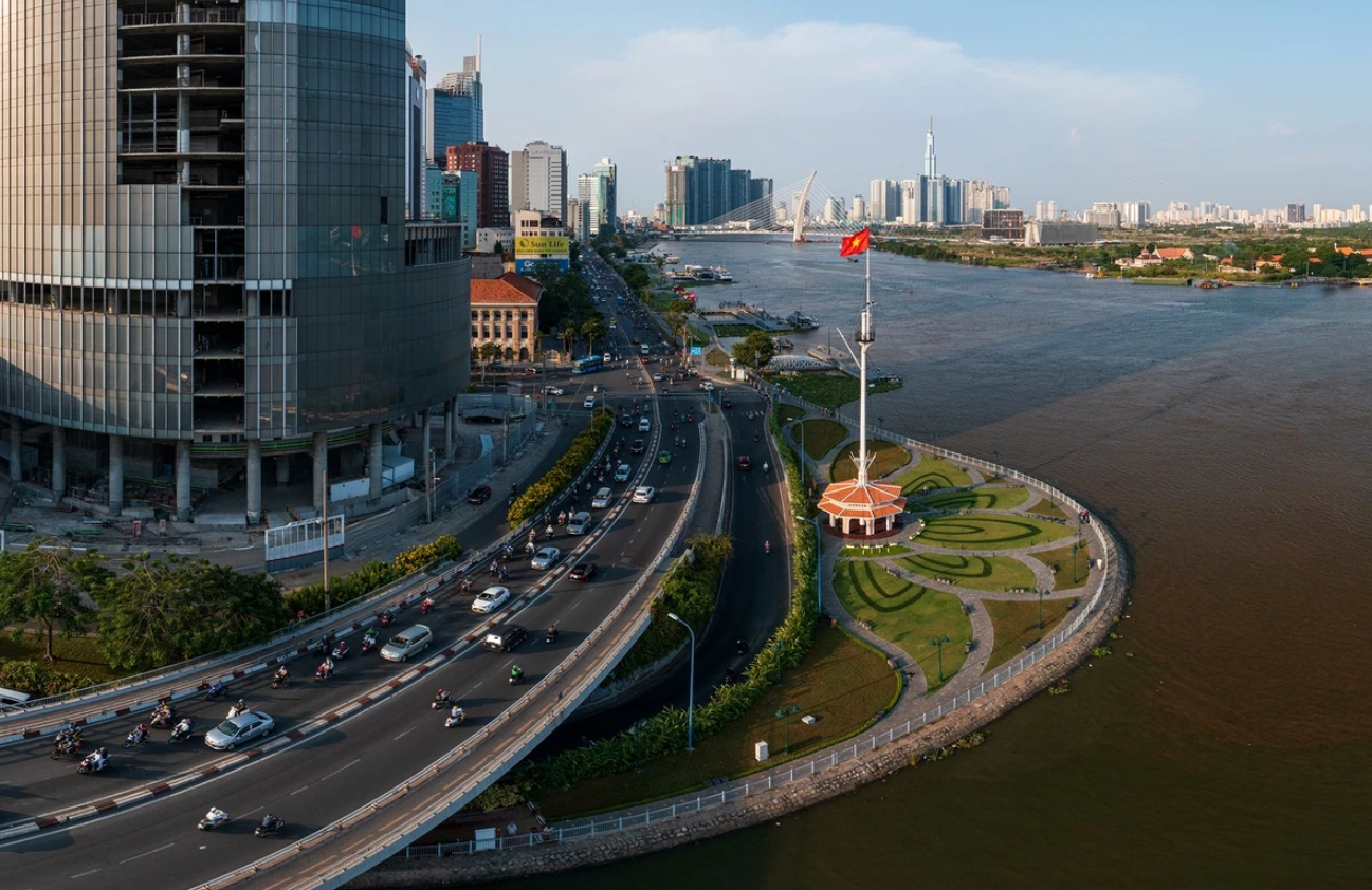 Masterise Group đề xuất đầu tư đường 8 – 10 làn xe, đường sắt ven sông Sài Gòn (Ảnh: Znews) Masterise Group đề xuất đầu tư đường 8 – 10 làn xe, đường sắt ven sông Sài Gòn (Ảnh: Znews)