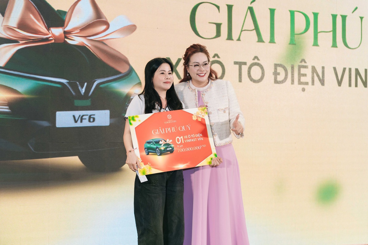 Các phần quà giá trị lên tới 900 triệu đồng đã tìm được chủ nhân may mắn, khởi đầu một năm tài lộc thăng hoa tại Vinhomes Golden City 