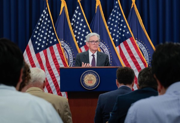 Fed giữ nguyên lãi suất