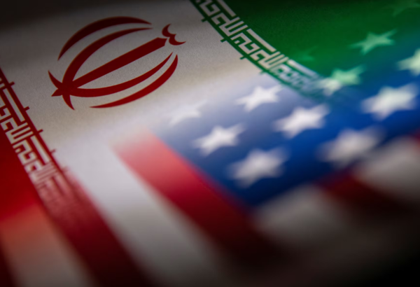 Mỹ gỡ bỏ lệnh cấm vận dầu mỏ Iran trong 30 ngày