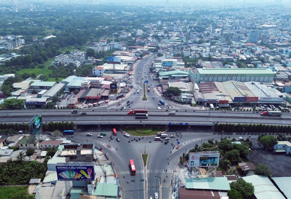 Quốc lộ 13 – Trục giao thông huyết mạch TP.HCM, Bình Dương, Bình Phước đang được mở rộng hàng chục km