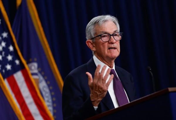 Ông Powell tuyên bố sẽ không rời Fed