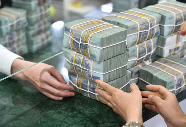 Nhà đầu tư toàn cầu ồ ạt trữ tiền mặt