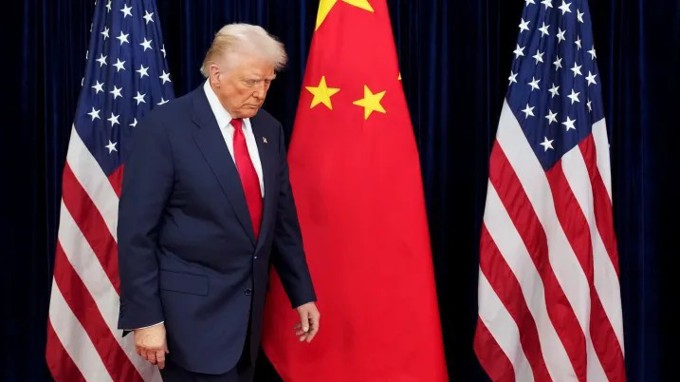 Ông Trump dọa hoãn chuyến thăm Trung Quốc vì eo biển Hormuz