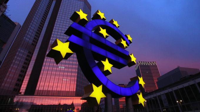 ECB lần thứ 4 cắt giảm lãi suất trong năm