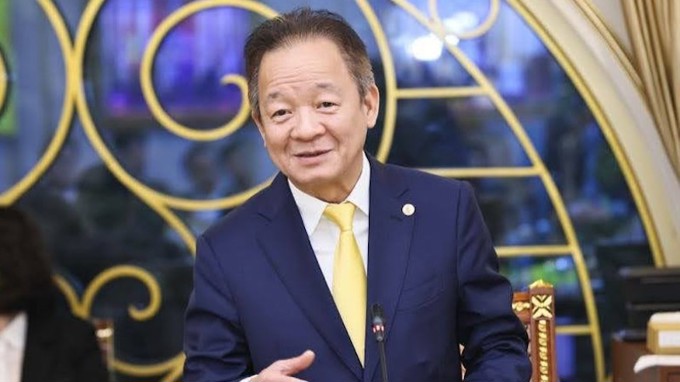 Bầu Hiển "lấn sân" hàng không