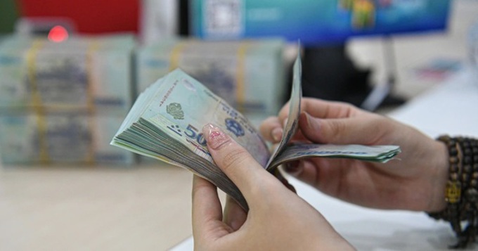 Đã có 12 ngân hàng tăng lãi suất huy động trong tháng 12, nhà băng nào trả lãi cao nhất?