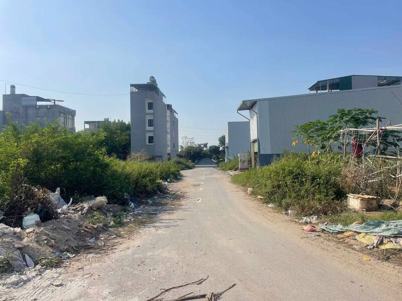 Phân khúc đất dịch vụ tại huyện Hoài Đức (Hà Nội) liên tục tăng cao. Ảnh: Thu Giang