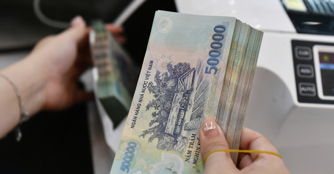 Những ngân hàng nào đang trả lãi suất huy động trên 6%/năm?