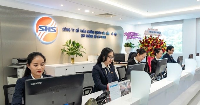 SHS chi 60 tỷ đồng mua 5 triệu cổ phiếu VRC