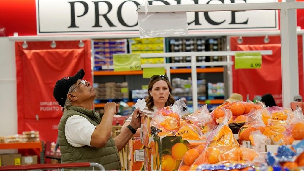 Thâm hụt thương mại Mỹ nới rộng do nhập khẩu tăng mạnh