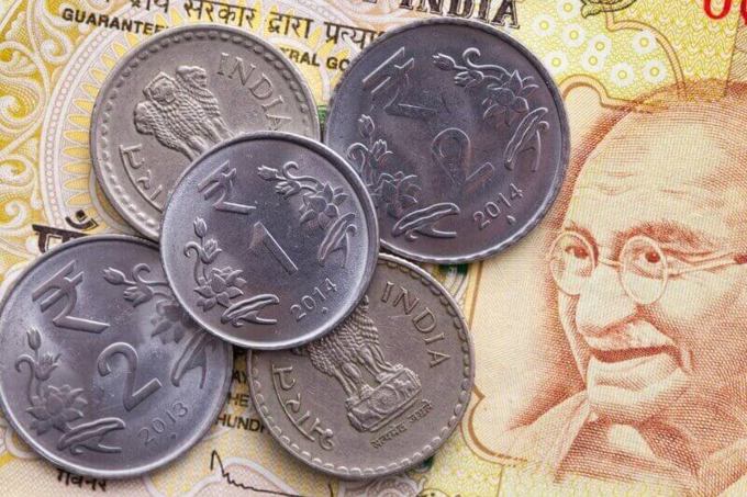 Độc lạ Ấn độ: Thâm hụt thương mại chạm đỉnh, đồng nội tệ giảm xuống mức thấp nhất lịch sử chỉ vì… tính sai số