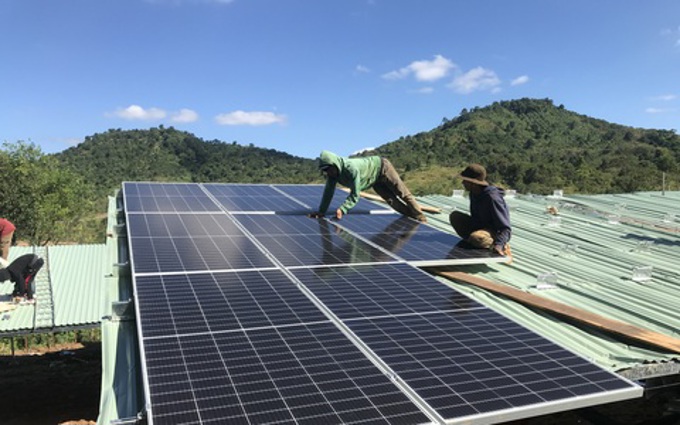 Bộ Công Thương đề xuất lắp điện mặt trời mái nhà không cần thông báo EVN