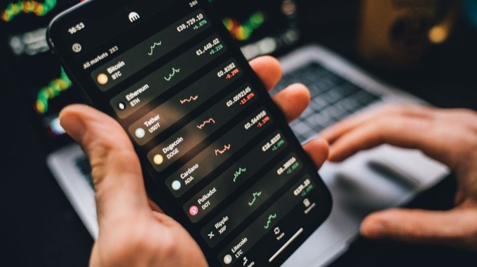 “Rút như chạy giặc”: 21 tỷ USD rời sàn Binance sau cú sập thị trường