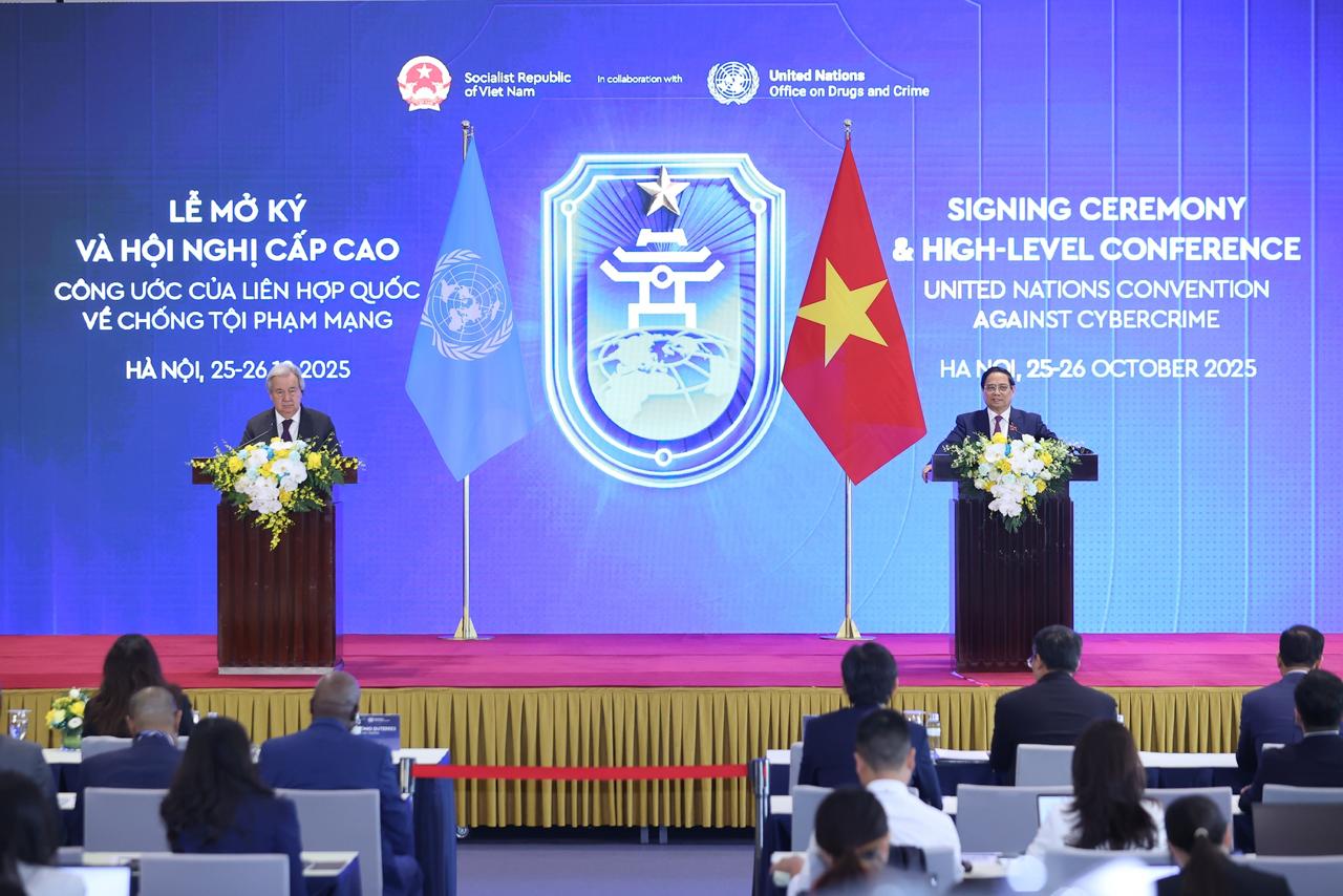 Lễ mở ký Công ước của Liên Hợp Quốc về chống tội phạm mạng diễn ra tại Hà Nội ngày 25/10 (Ảnh: VGP) Lễ mở ký Công ước của Liên Hợp Quốc về chống tội phạm mạng diễn ra tại Hà Nội ngày 25/10 (Ảnh: VGP)