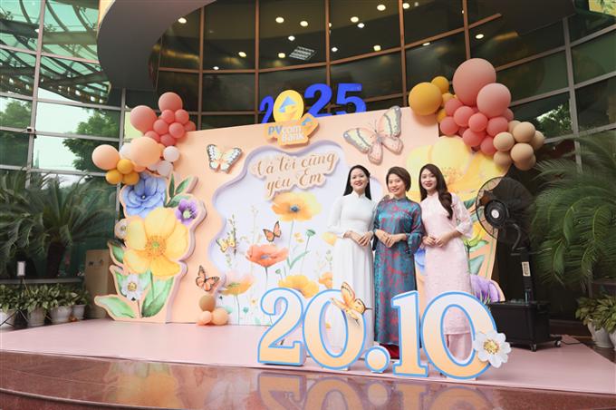 “Và tôi cũng yêu em”: Góc check-in lan tỏa yêu thương ngày 20/10 giữa lòng Hà Nội