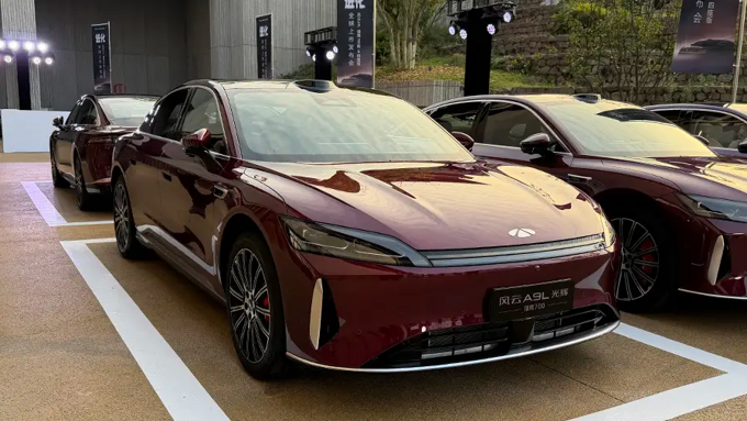 Hãng xe Trung Quốc sản xuất trực tiếp tại Việt Nam ra mắt xe hybrid đi 2.500 km, giá khởi điểm 600 triệu đồng