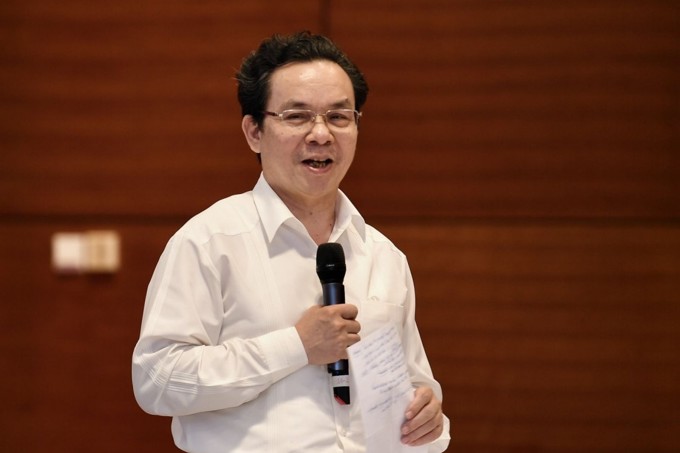 Chuyên gia: ‘Phải đánh thuế thật cao người thường xuyên mua bán bất động sản, không thể để cùng mức 2%’