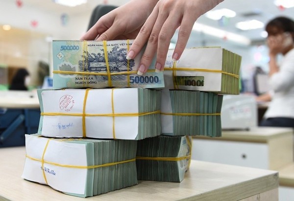 NHNN bơm ròng 110.000 tỷ đồng tuần qua, lãi suất liên ngân hàng vọt lên 11%