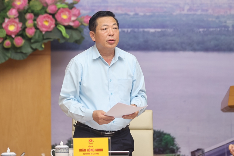 Bộ trưởng Bộ Xây dựng Trần Hồng Minh báo cáo tiến độ Sân bay Long Thành (Ảnh: VGP)