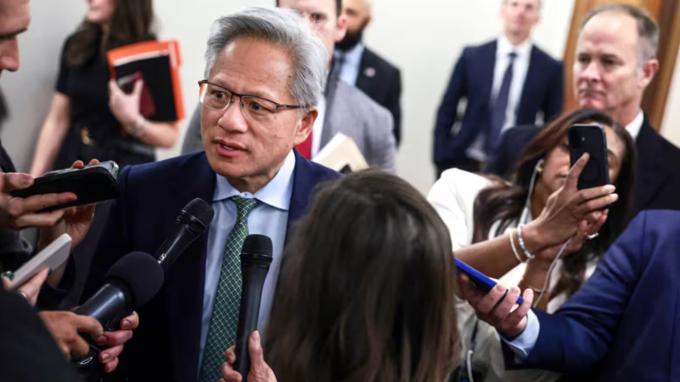 CEO Nvidia Jensen Huang cảnh báo tham vọng “Vành đai – Con đường” AI của Trung Quốc