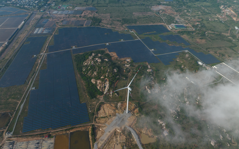   Tổ hợp năng lượng tái tạo điện mặt trời, điện gió - kết hợp sản xuất muối sạch của BIM Group tại Khánh Hòa  