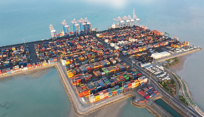 Những bến cảng vẽ lại trật tự thế giới