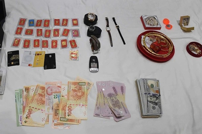 Tịch thu loạt tài sản của nhóm lừa đảo Tịch thu loạt tài sản của nhóm lừa đảo