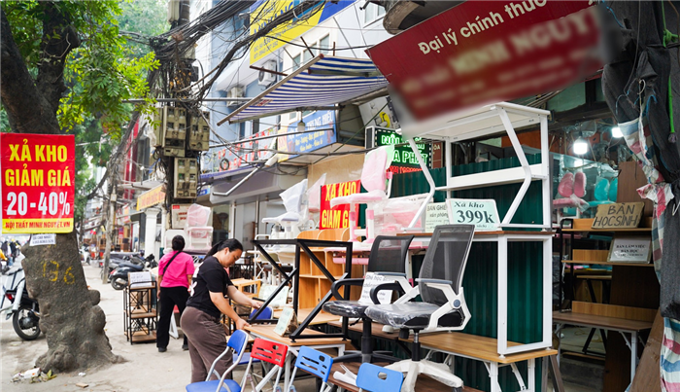 Người dân thanh lý hàng hoá, di chuyển tài sản để bàn giao mặt bằng tuyến đường đắt nhất hành tinh trước ngày 10/12