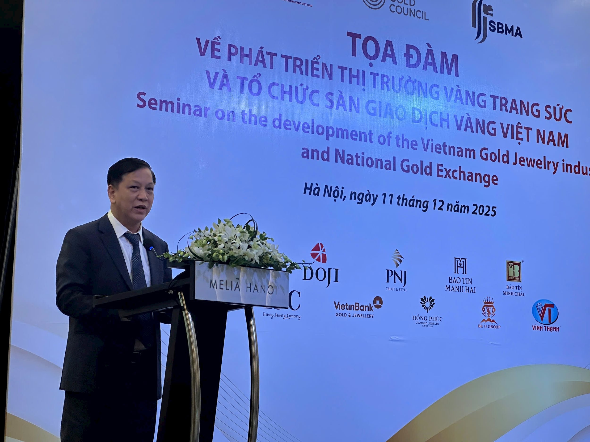 Ông Đào Xuân Tuấn – Cục trưởng Cục Quản lý ngoại hối NHNN phát biểu tại tọa đàm (Ảnh: Đầu tư Online)