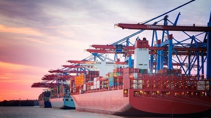 Xuất khẩu Mỹ bứt tốc bất chấp thuế quan, HSBC cảnh báo “vùng nhiễu” mới trong năm 2026